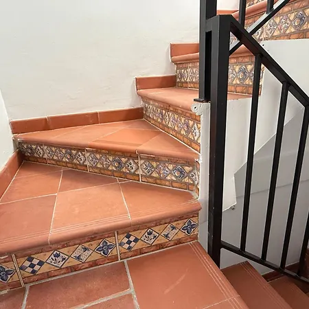 Дом отдыха Estepona Old Town Gem • 5 Min Walk To Beach Эстепона