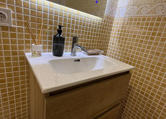 Old Town! 3bed House 5min Walk To Estepona