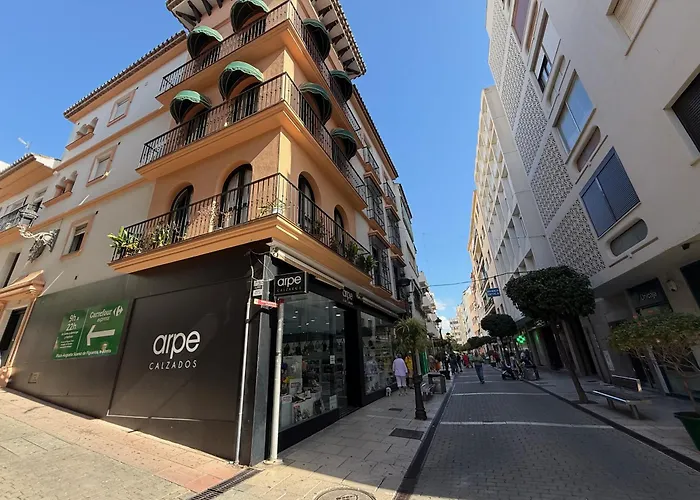 Old Town! 3bed House 5min Walk To Casa de Férias Estepona