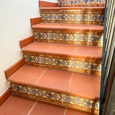 Estepona Old Town Gem • 5 Min Walk To Beach Semesterbostad