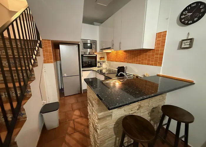 Old Town! 3bed House 5min Walk To *